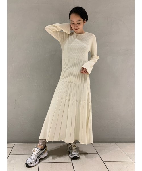 Emmi Atelier ロングスリーブタイトニットop レディースファッション 阪急百貨店公式通販 Hankyu Fashion