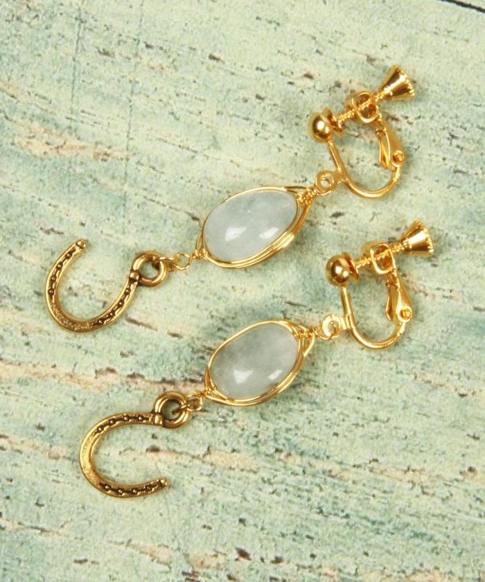 クーポン セール 50 Off 幸運をもたらすヒヅメ アクアマリンヒヅメイヤリング ワイスチャーム Wythecharm Magaseek