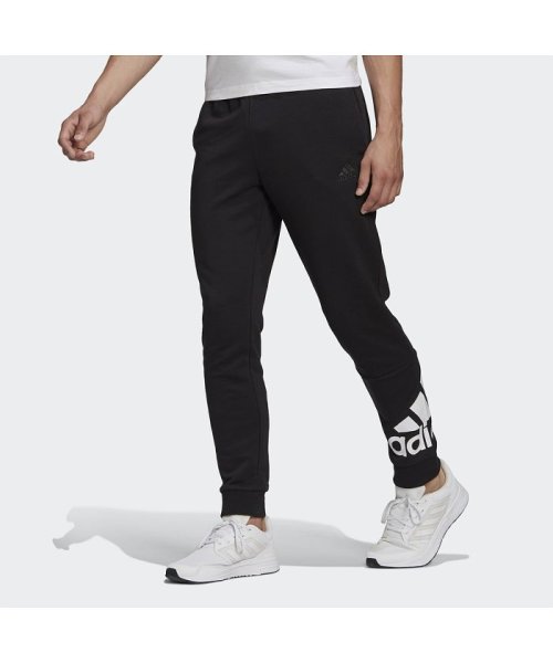 adidas(アディダス)/エッセンシャルズ フレンチテリー テーパード カフ ロゴパンツ / Essentials French Terry Tapered Cuff Logo Pant/ブラック