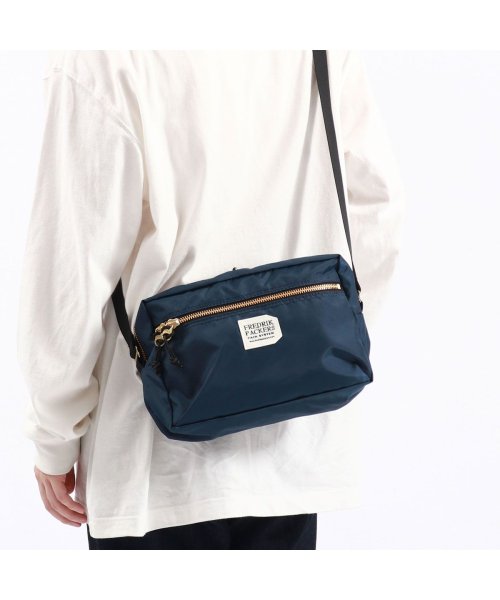 FREDRIK PACKERS(フレドリックパッカーズ)/【日本正規品】 フレドリックパッカーズ ショルダーバッグ FREDRIK PACKERS 420D SNUG SHOULDER M ショルダー バッグ 小さめ/ネイビー