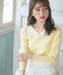 tocco closet(トッコクローゼット)/3Dフラワーモチーフ後ろレースリブニットプルオーバー/yellow