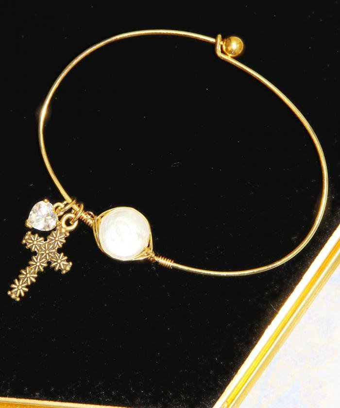 コロンと可愛い天然石バングル チャーム パールバングル ワイスチャーム Wythecharm Magaseek