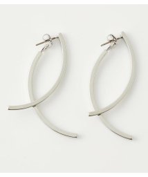 AZUL by moussy(アズールバイマウジー)/CURVE METAL EARRINGS/SLV