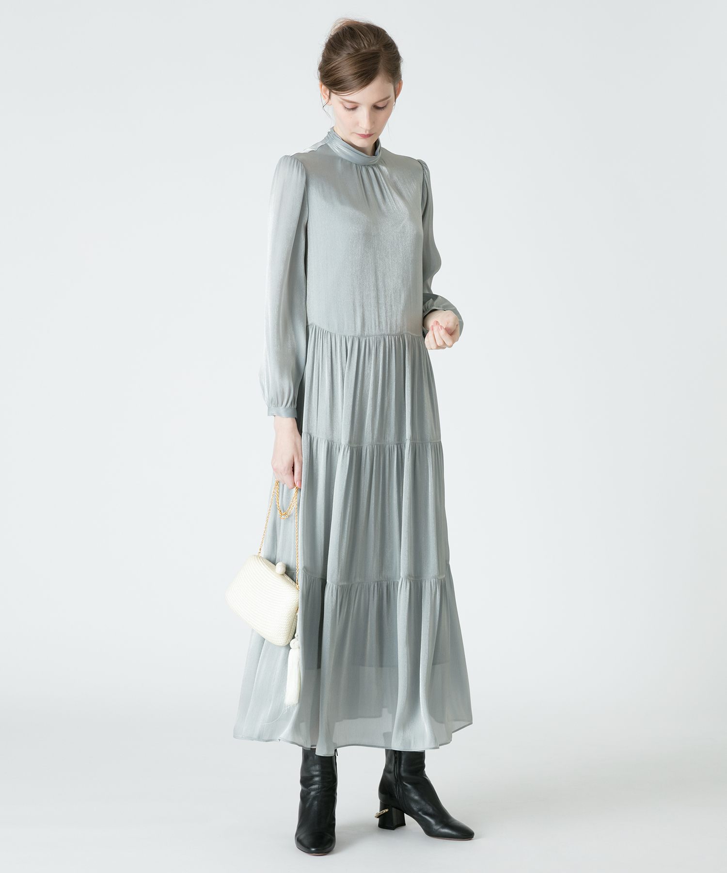 美品✨ LOULOU WILLOUGHBY シャイニー楊柳ティアードワンピース LOULOU WILLOUGHBY】シャイニー楊柳ティアードワンピース