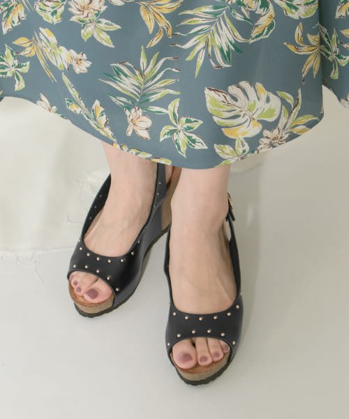 セール 65 Off Rode Sko Belinda スタッズウエッジサンダル アーバンリサーチ アウトレット Urban Research Outlet Magaseek