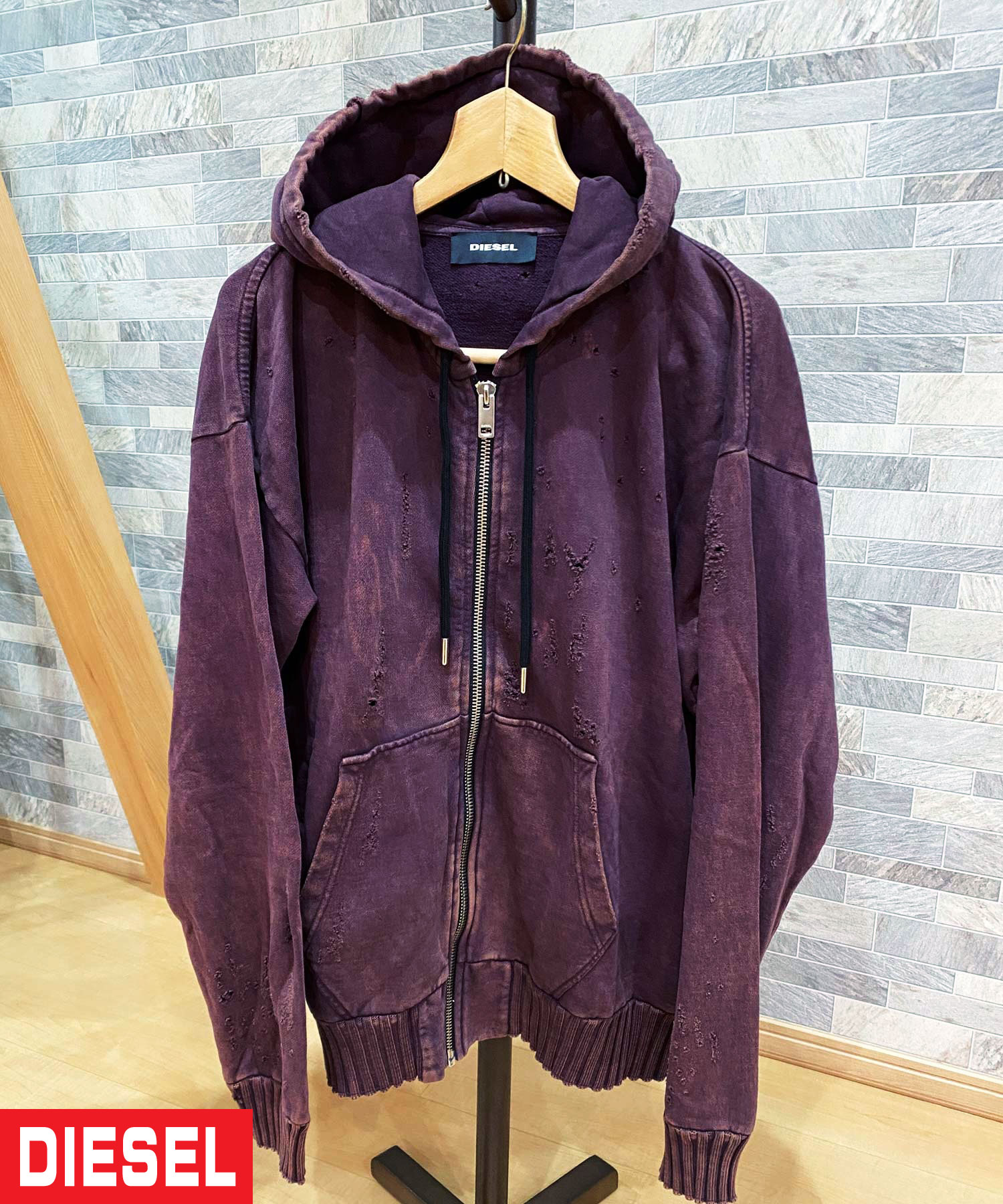 DIESEL   ジップアップアウター。中綿入り。47300円