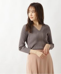 NATURAL BEAUTY BASIC(ナチュラルビューティーベーシック)/リブ切り替えVネック/チャコール1