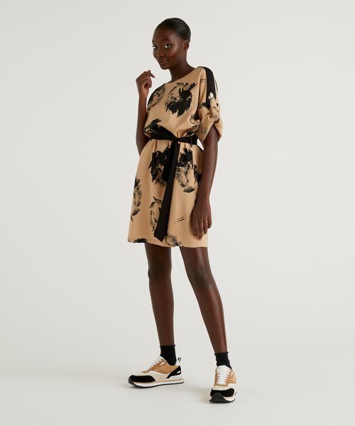 セール ベネトン レディース Benetton Women ベルト付き膝丈総柄ワンピース Magaseek セール ベネトン レディース Benetton Women ベルト付き膝丈総柄ワンピース Magaseek