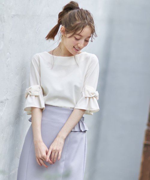 tocco closet(トッコクローゼット)/りぼん付き袖口フレアカットプルオーバー/Ivory