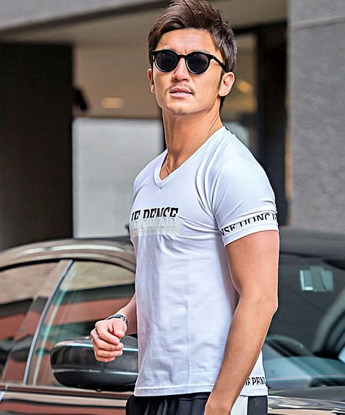 Tシャツ メンズ 半袖 トップス インナー カットソー Vネック ロゴ プリント 3d 立体 細身 タイト ストレッチ 綿 コットン M L カジュアル ストリ キャバリア Cavaria Magaseek Tシャツ メンズ 半袖 トップス インナー カットソー Vネック ロゴ プリント 3d 立体 細身 タイト ストレッチ 綿 コットン M L カジュアル ストリ キャバリア Cavaria Magaseek