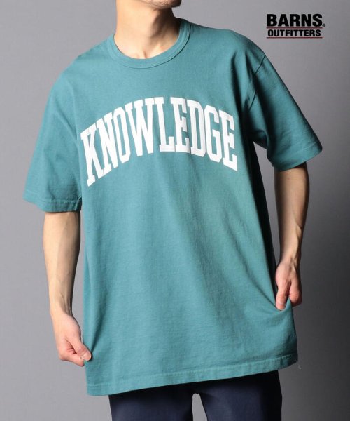 NOLLEY’S goodman(ノーリーズグッドマン)/【BARNS OUTFITTERS/バーンズアウトフィッターズ】別注 KNOWLEDGE プリントTシャツ/グリーン