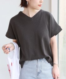 and　Me...(アンドミー)/コットンワッフル半袖VネックTシャツ トップス/チャコールグレー