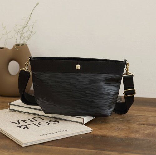 【VERY 10月号掲載】【Breath TOPKAPI】ブレス トプカピ RIPPLE リプル スリム レディース ミニショルダー バッグ【キズ にも強い】 