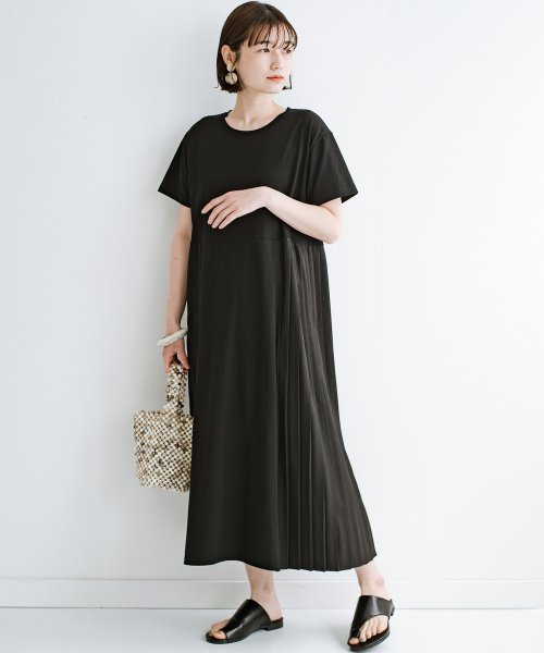 セール 40 Off ぱっと着るだけでこなれたレイヤード風コーデが完成する サイドプリーツワンピース ハコ Haco Magaseek