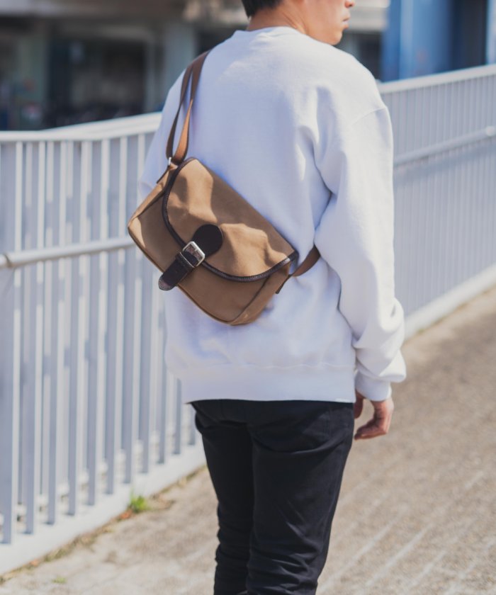 ショルダーバッグ 斜めかけ ミニバッグ 小さめ 本革 鞄 グッズ メンズ レディース ユニセックス カジュアル きれいめ キャンバス レジャー 旅行 日本製 国 ロッキーモンロー Rocky Monroe Magaseek