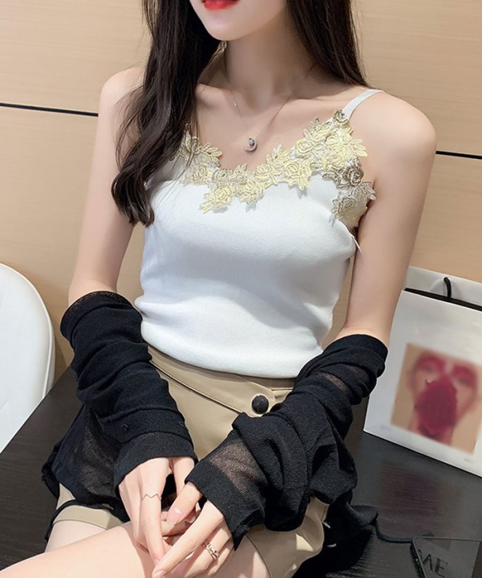 クーポン セール 30 Off インナー キャミソール 刺 タンクトップ レディーストップス 花柄レース 肌着 下着 Vネック レース 大人 シンプル ショッピングゴー Shoppinggo Magaseek