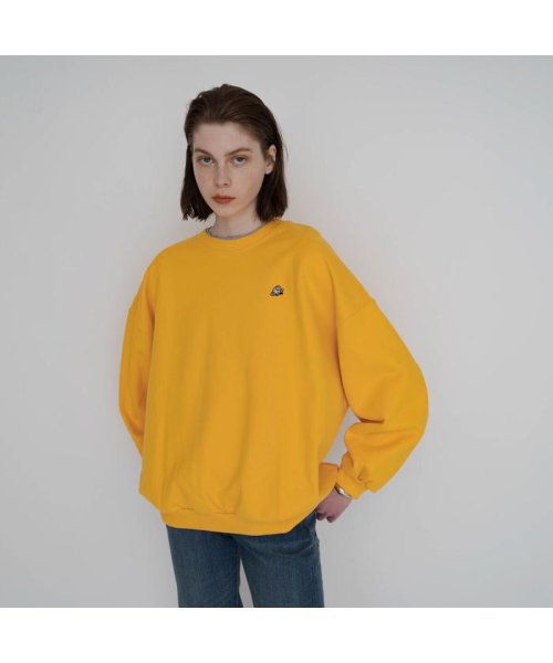 Levi's(リーバイス)/PIPER OVERSIZED CREW KUMQUAT/YELLOWS/ORANGES