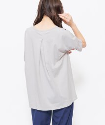 mili an deni(ミリアンデニ)/綿100%バックタックTシャツ レディース トップス 半袖 tシャツ カットソー/グレー