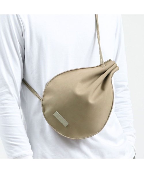 hobo(ホーボー)/ホーボー ショルダーバッグ hobo 巾着バッグ HORSE LEATHER SHOULDER POUCH 本革 軽量 日本製 HB－BG3304/グレー