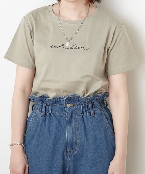 NICE CLAUP OUTLET(ナイスクラップ　アウトレット)/カジュアルロゴTシャツ/カーキ