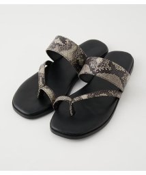 AZUL by moussy(アズールバイマウジー)/ASYMMETRY THONG SANDALS/柄GRY5