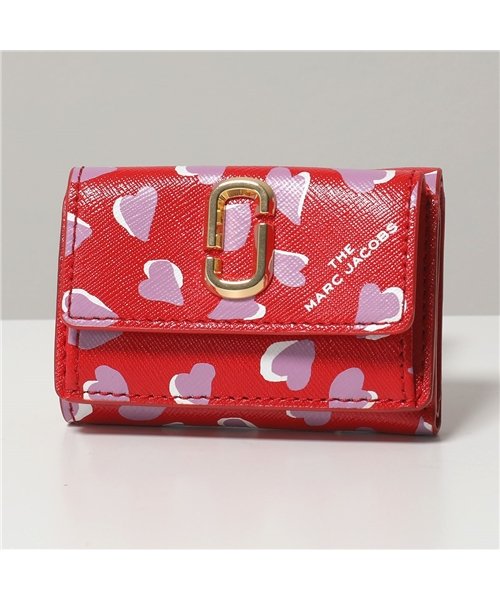  Marc Jacobs(マークジェイコブス)/【MARC JACOBS(マークジェイコブス)】M0017080 THE SNAPSHOT PRINTED HEARTS MINI TRIFOLD 三つ折り財布/レッド