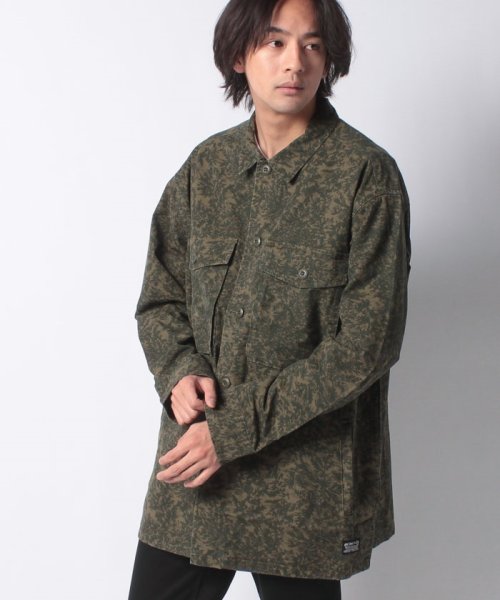 LEVI’S OUTLET(リーバイスアウトレット)/HAYES OVERSIZED OVRSHRT GD SCRATCHY CAMO/グリーン