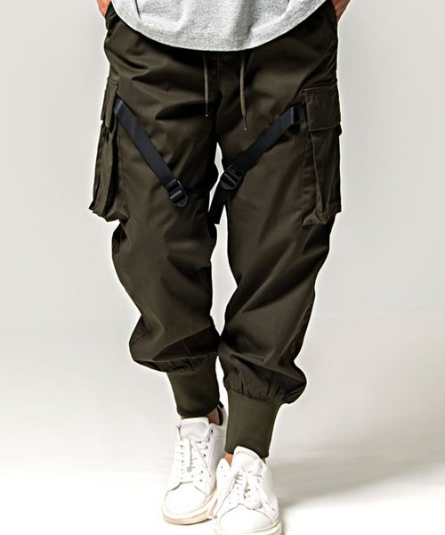 Cavaria バックルテープ付きジョガーカーゴパンツ メンズ ジョガーパンツ C キャバリア Cavaria Magaseek