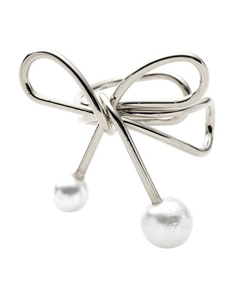 リボンモチーフが大人可愛い片耳用イヤーカフ クリームドット Cream Dot Magaseek リボンモチーフが大人可愛い片耳用イヤーカフ クリームドット Cream Dot Magaseek