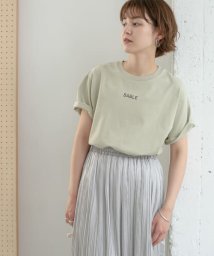 KBF(ケービーエフ)/スモールロゴTシャツ/BEIGE