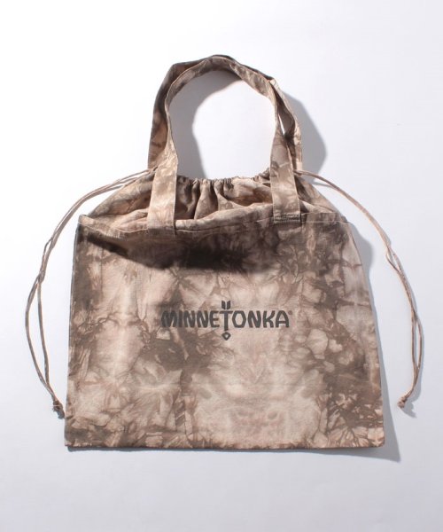 MINNETONKA(MINNETONKA)/Drawstring tote bag bigger/ブラウン