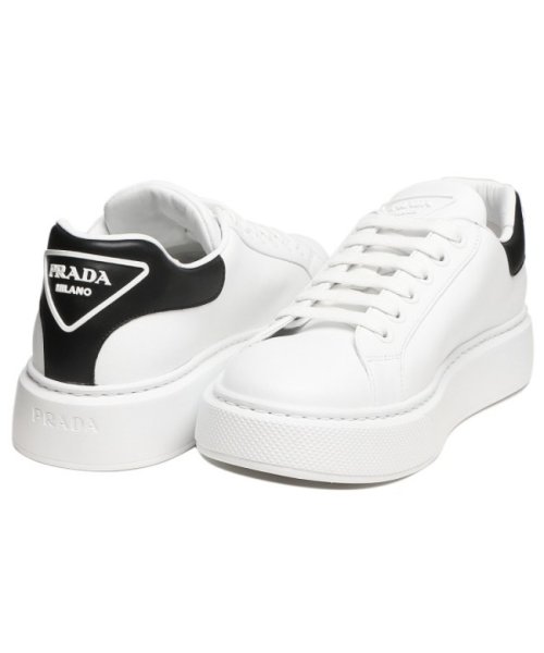 セール プラダ スニーカー 靴 トライアングルロゴ ホワイト ブラック メンズ Prada 4e35 3g4i F0964 プラダ Prada Magaseek