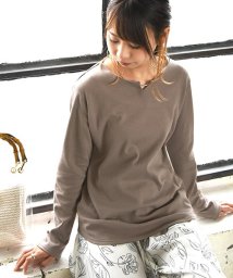 and it_(アンドイット)/カットソー 長袖 レディース Beコルテキーネックデイリーロングカットソー【and it_】【F】トップス 春夏秋 カットソー ロンT オフホワイト 白 くすみ/ブラウン