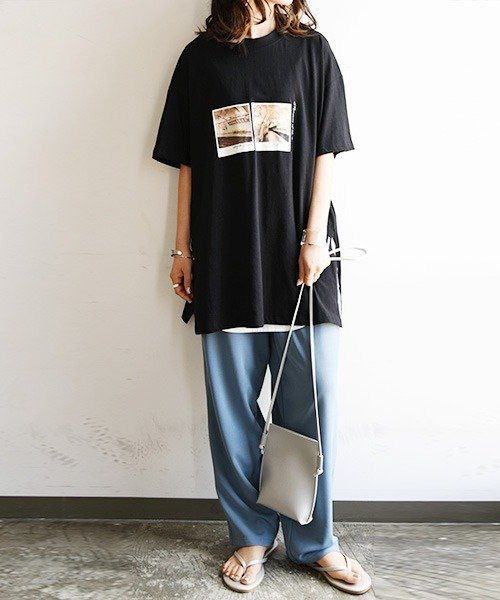 and it_(アンドイット)/カットソー 半袖 レディース フォトプリントチュニックTシャツ【M】【L】トップス 春夏 オフホワイト 白 ブラック 黒 ライトモカ ブルーグレー ダークオリー/ブラック