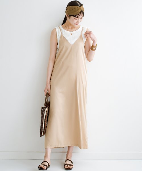 定番tシャツと一緒に着るだけでかわいくなれる マーメイドシルエットが女っぽいサテンキャミワンピースby Who Made Me ハコ Haco Magaseek