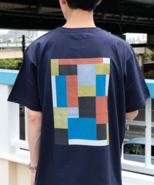 GLOSTER(GLOSTER)/【Art collector】THEO VAN DOESBURG バックプリント アーティストフォトTシャツ/ネイビー