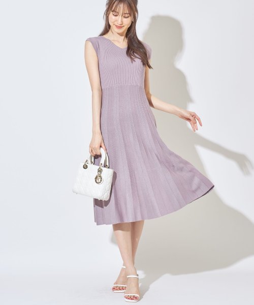 tocco closet(トッコクローゼット)/フレンチスリーブラメ入りタック編みニットワンピース/GRAYSH PINK