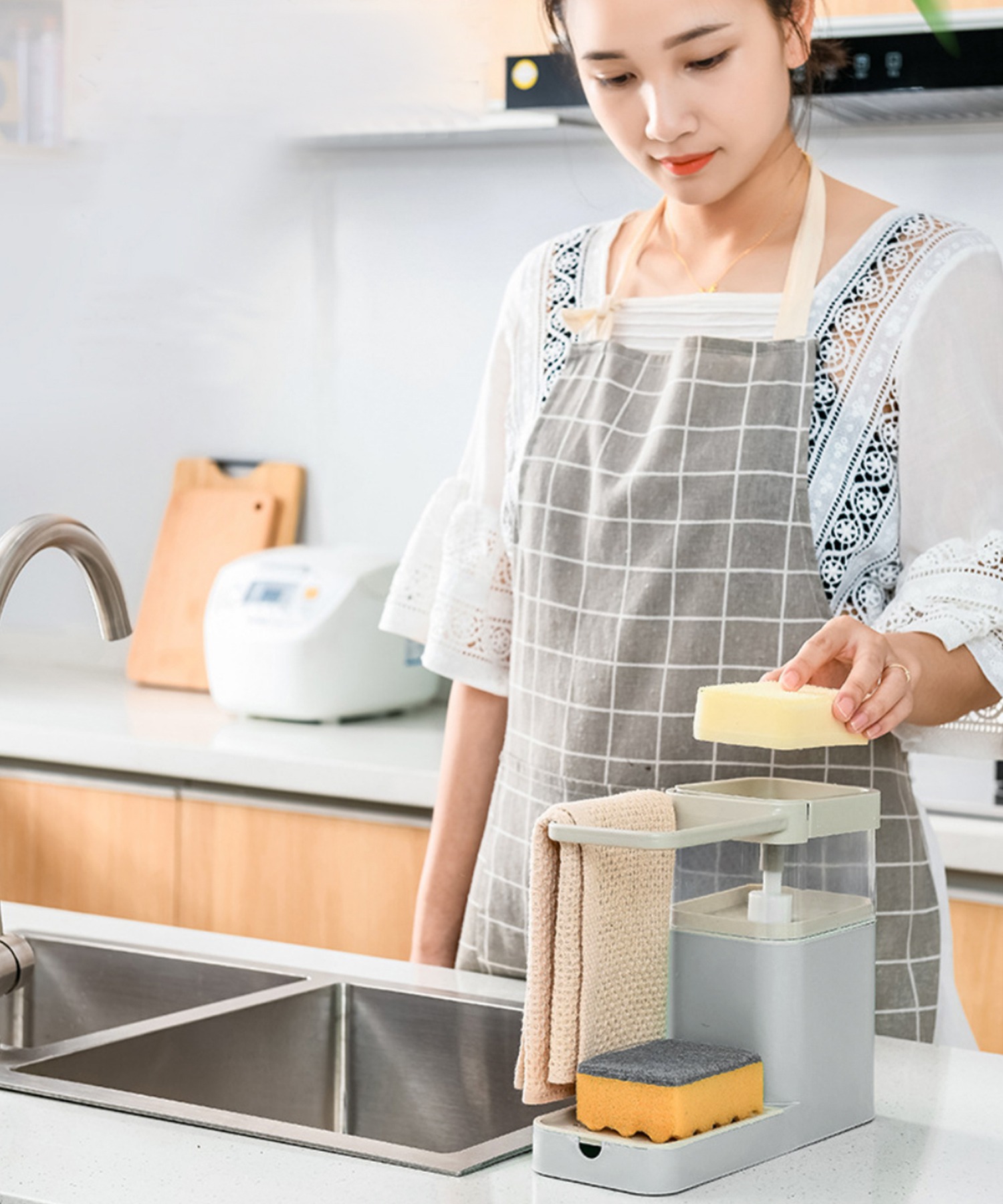 食器洗剤が入れられる押すだけスポンジ収納 キッチン