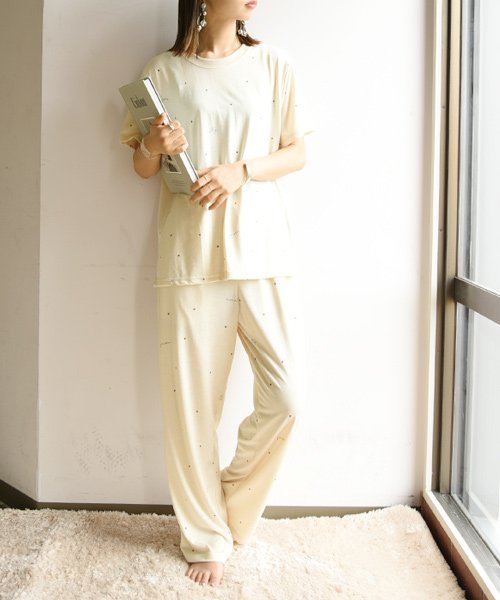 えみり ベビー服 パジャマ 上下セット 寝巻き ロングパンツ 可愛い 肌着 シャツ 肩ボタン付き プリント 2点セット インナーシャツ コットン インナーウェア プレゼント ルームウェア キーズ えみり ベビー服 パジャマ 上下セット 寝巻き ロングパンツ 可愛い 肌着 シャツ 肩ボタン付き プリント 2点セット インナーシャツ コットン インナーウェア プレゼント ルームウェア キーズ