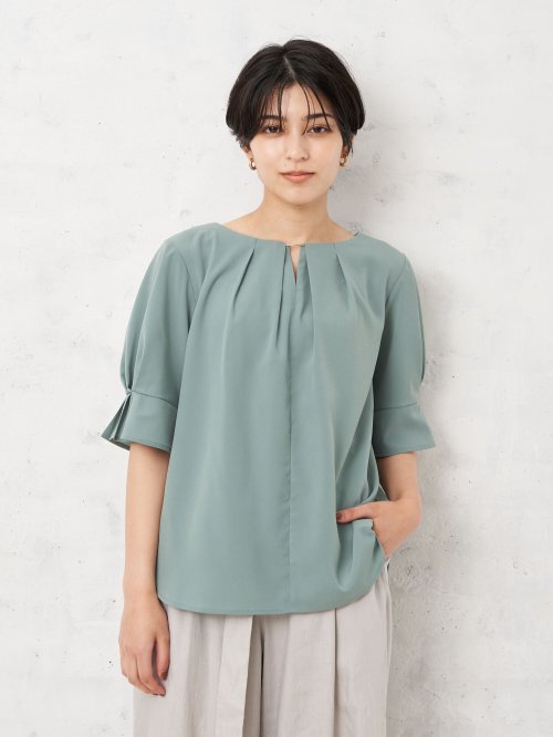 クーポン開催中 セール 10 Off メタルバー付き袖タックブラウス イェッカ ヴェッカ Yecca Vecca Magaseek