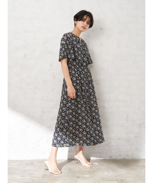 セール フレア袖花柄ワンピース イェッカ ヴェッカ Yecca Vecca Magaseek