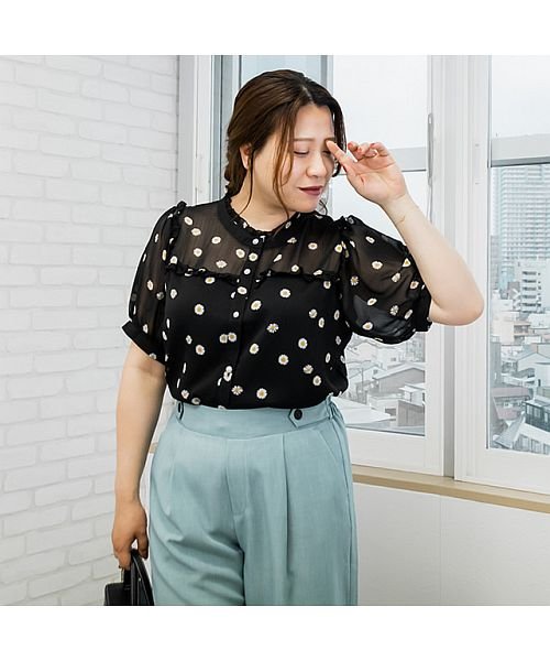 パールボタンデイジー柄ブラウス クレット 大きいサイズ Clette Magaseek パールボタンデイジー柄ブラウス クレット 大きいサイズ Clette Magaseek
