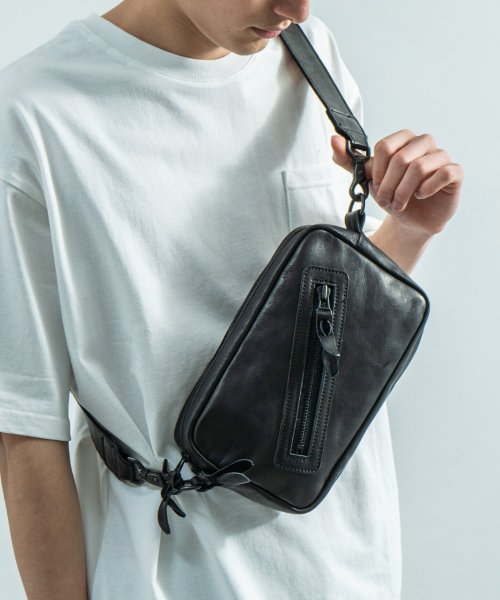 お値下げしました！クラッチバッグ ヒョウ柄 断ち切れ 上質 本革 レザー 黒 