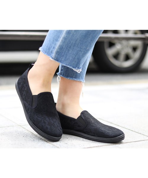 スリッポン スニーカー レディース 白 ローヒール スリッポン レース スニーカー ローカット スニーカー フラットシューズ歩きやすい ママ 通勤 通学 無地 ファッションレター Fashion Letter Magaseek