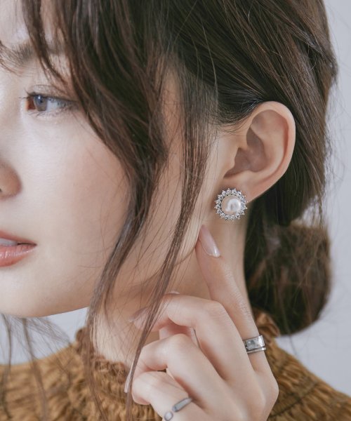 パーティー イヤリング アクセサリー 両耳 パール イミテーションパール シンプル おしゃれ 大きめ ビジュー ドレス ワンピース シンプル 結婚式 セレモニー ニアナ Niana Magaseek
