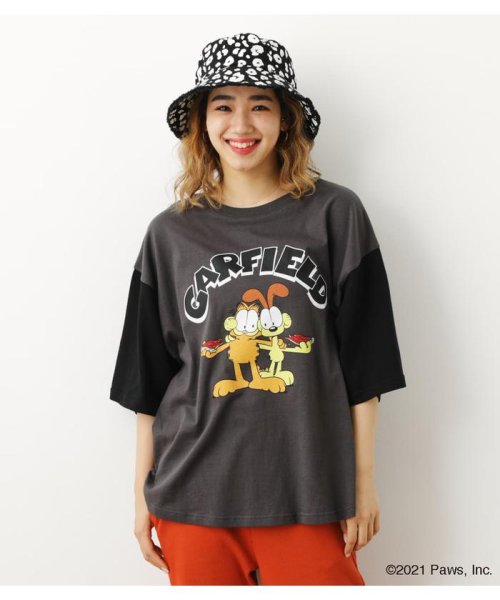 RODEO CROWNS WIDE BOWL(ロデオクラウンズワイドボウル)/GARFIELD チェンジカラー Tシャツ/BLK