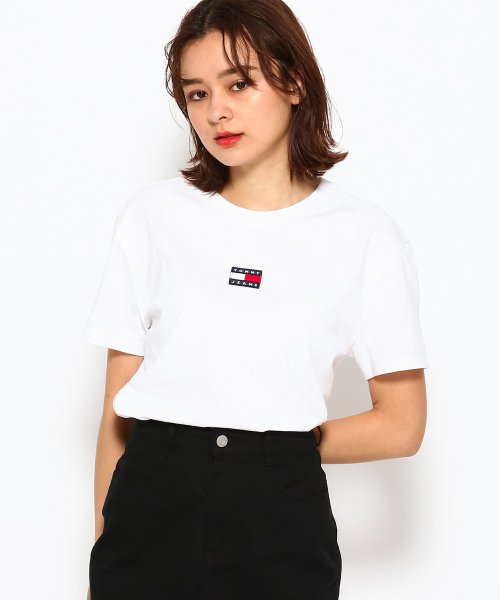 TOMMY JEANS(トミージーンズ)/バッジロゴTシャツ/ホワイト