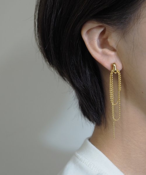 シンプルメタルロングチェーンピアス Vatsurica Vatsurica Magaseek