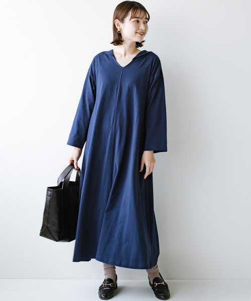 セール 部屋着並みに楽ちんなのに今っぽかわいい ゆったりaラインシルエットのセーラーカラーカットソーワンピース ハコ Haco Magaseek