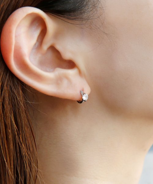 1粒ストーンのワンタッチミニフープピアス コレカラ Colleca La Magaseek